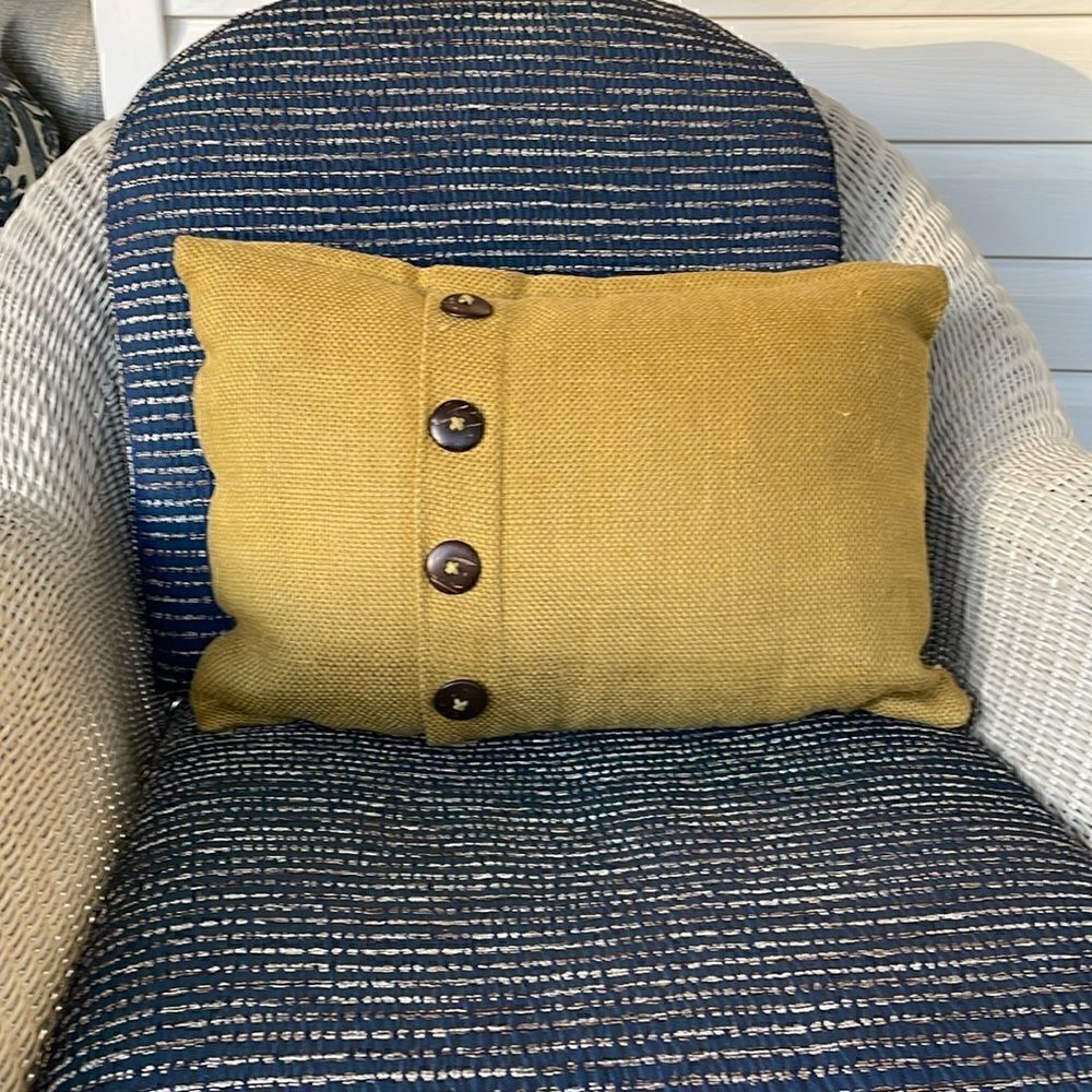 Green Decorative Pillow 🌻🌻